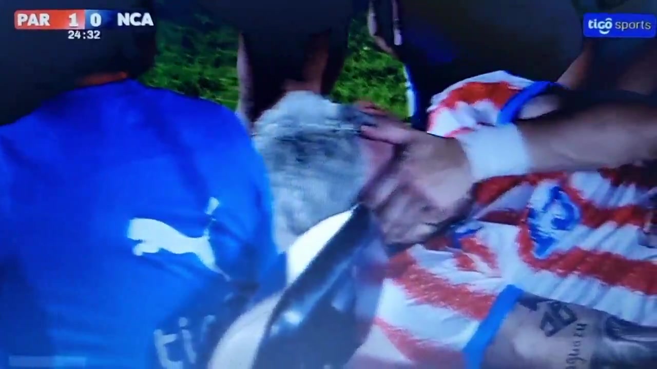 开云体育-距世界杯首战仅一周，巴拉圭国脚恩西索友谊赛受伤捂脸落泪